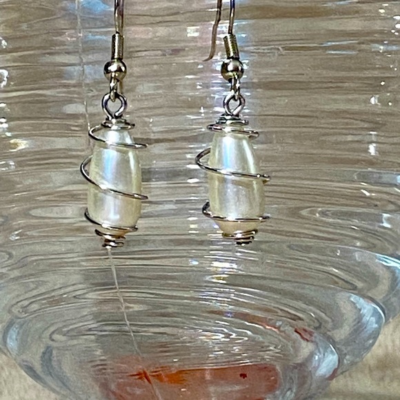 Pearl Drop Earrings Silvertone Wire Wrapped Design Fishhook Style - Picture 1 of 1